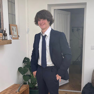 Meet your Posher, Vivian